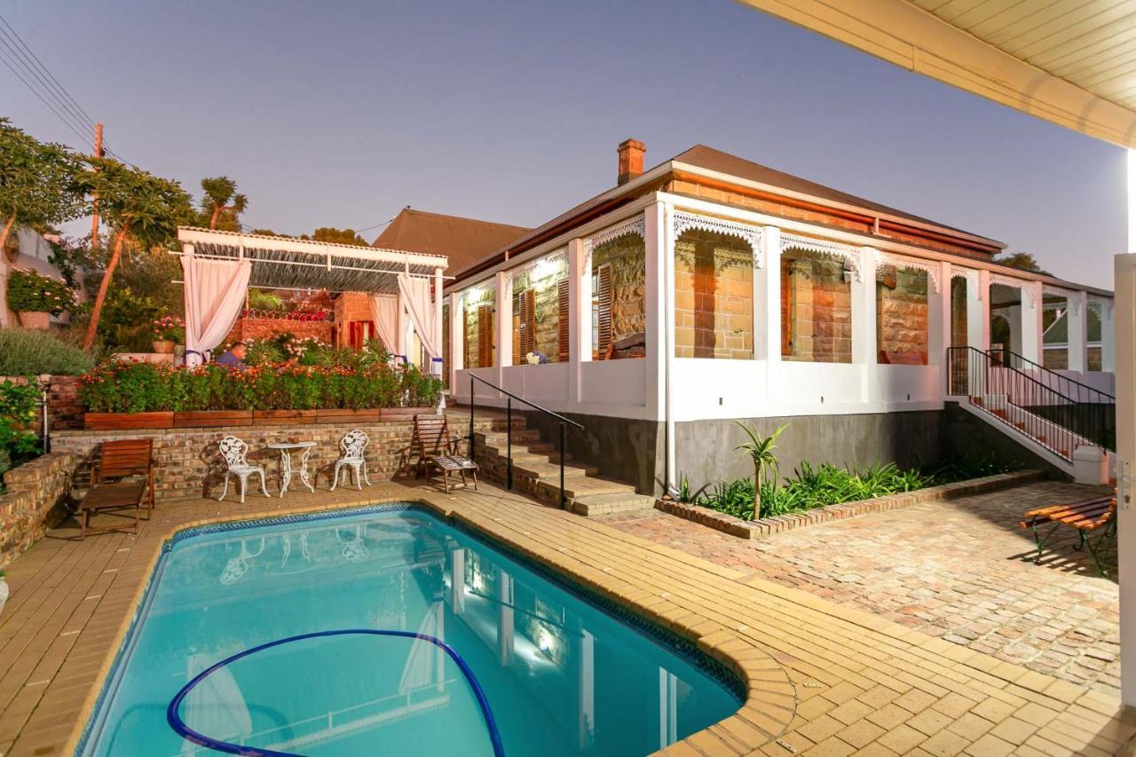 Hotel Ravenscliff Manor Oudtshoorn Exterior foto