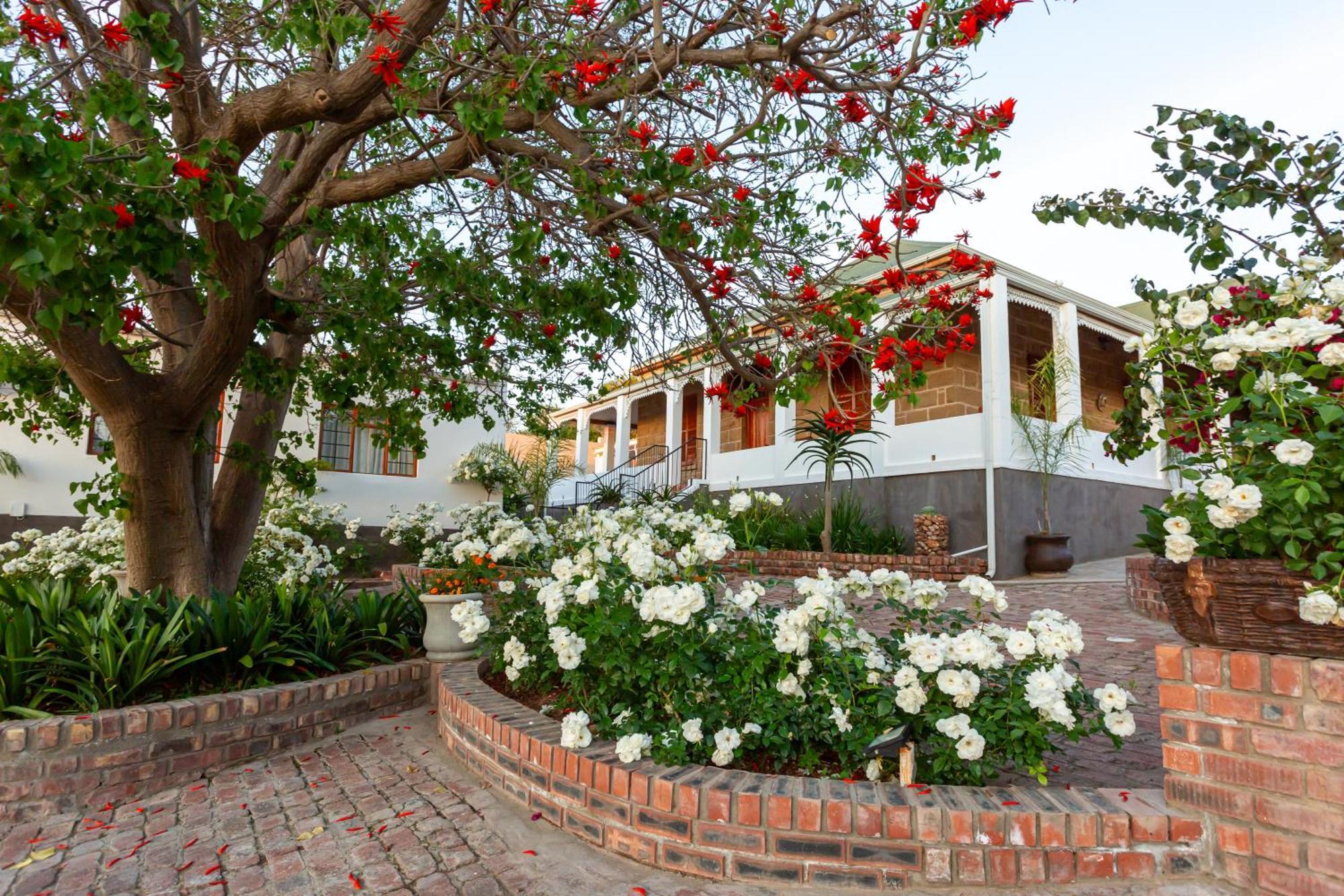 Hotel Ravenscliff Manor Oudtshoorn Exterior foto